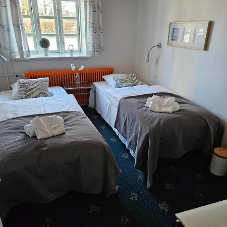 Hundstrup אורחן